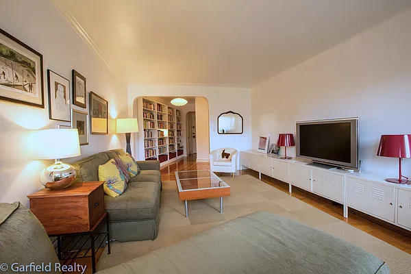 Sold by Garfield Realty  | media 27