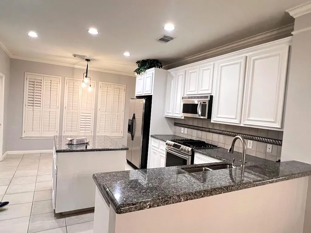 2 bed, 2.5 bath, 2064 sqft, $2,950 — Photo 2