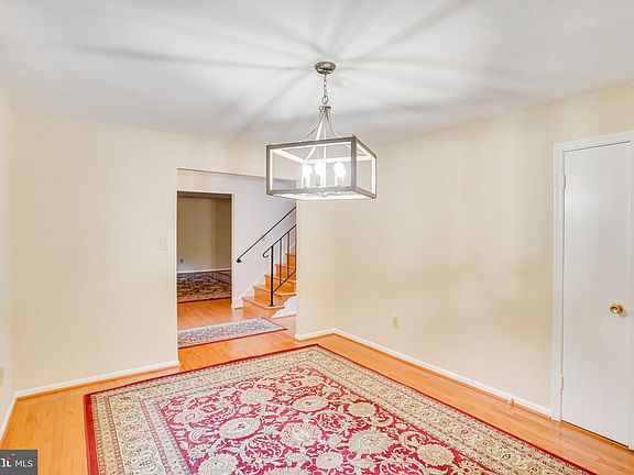 5th image of 10427 Collingham Dr