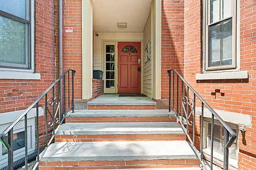 8 Wigglesworth St Photo 1