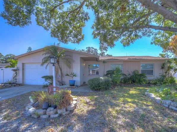 9252 81st Ave, Seminole, FL 33777