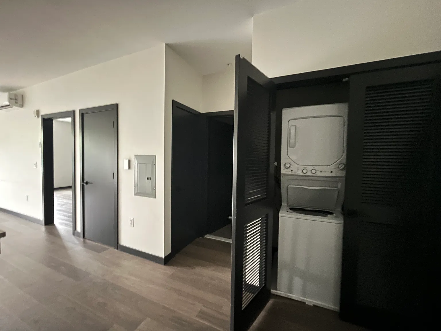 1 bed, 800 sqft, $2,400 — Photo 4