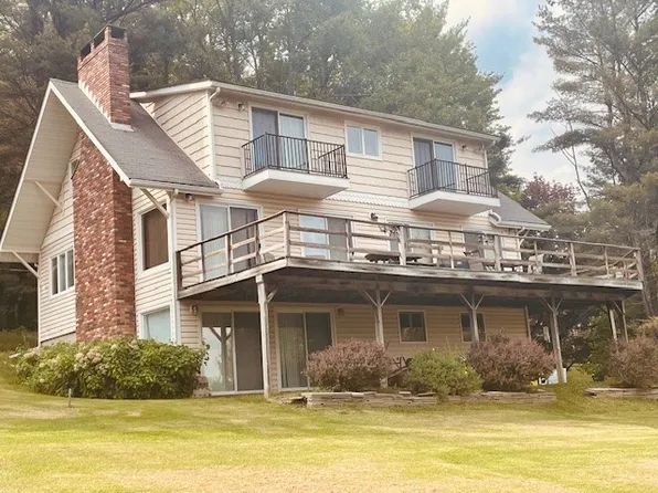 121 Skyline Dr, Bainbridge, NY 13733