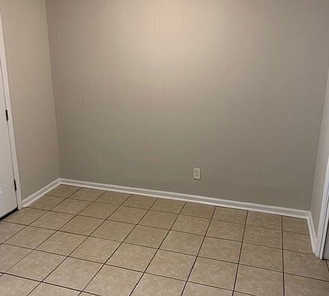 5th image of 98 Shiloh Dr #B