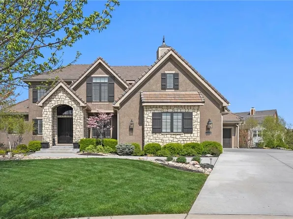11712 W 164th Pl, Overland Park, KS 66062