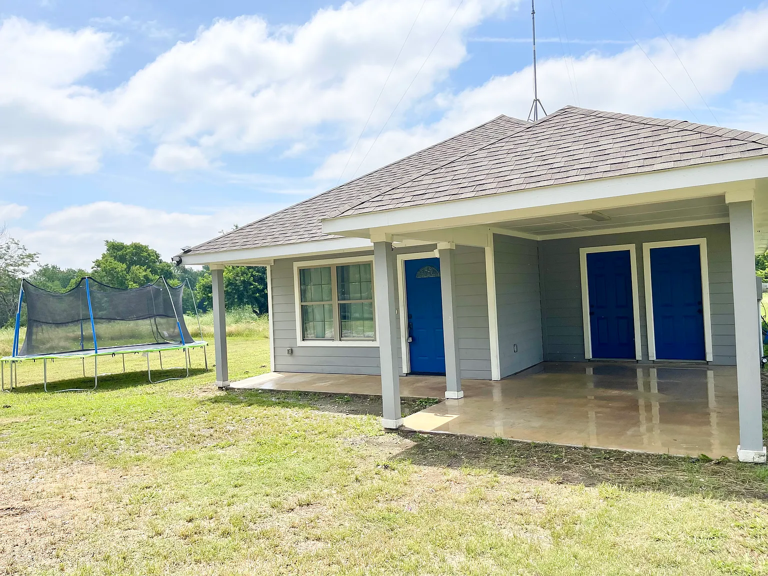 3 bed, 1340 sqft, $1,800 — Photo 2