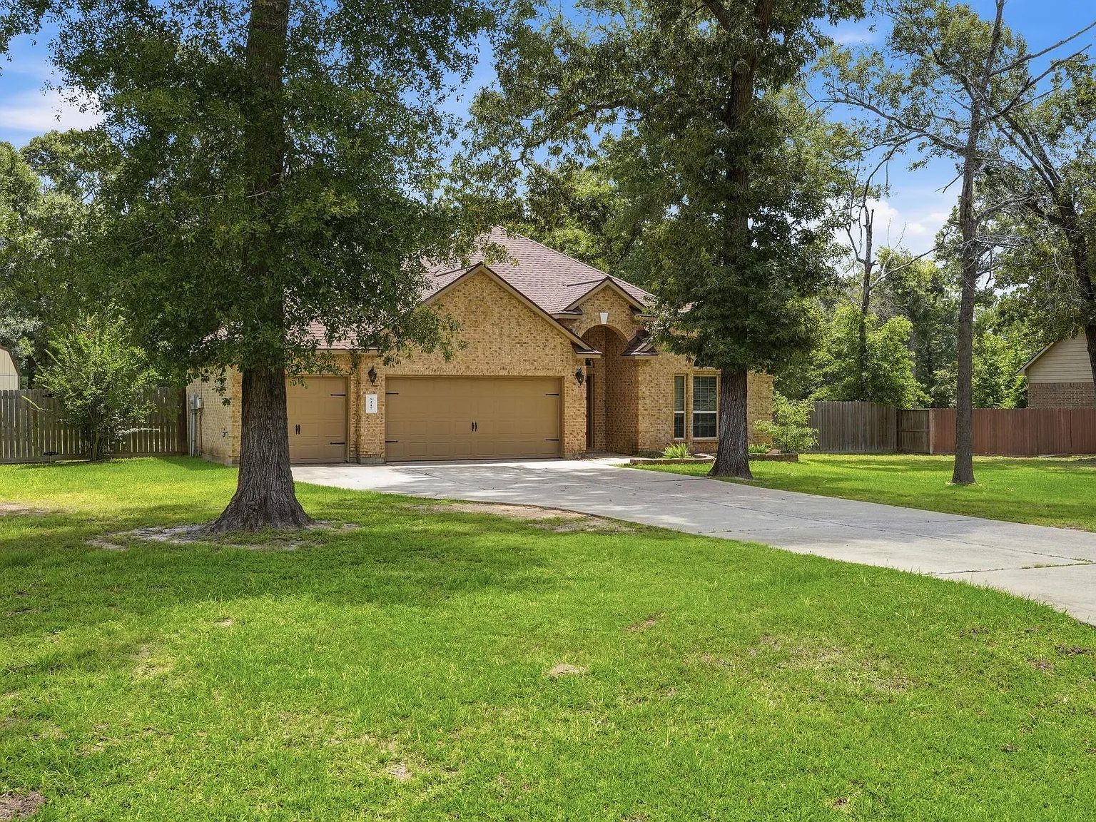 4 bed, 2.0 bath, 1778 sqft, $2,600 — Photo 2