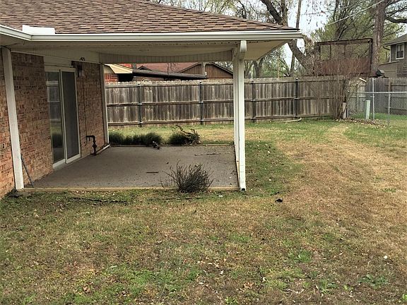 4th image of 308 NW Parkwood Pl