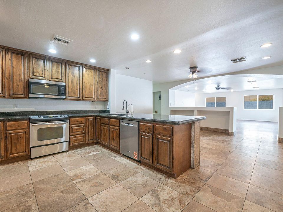1st image of 2526 E ISABELLA Avenue