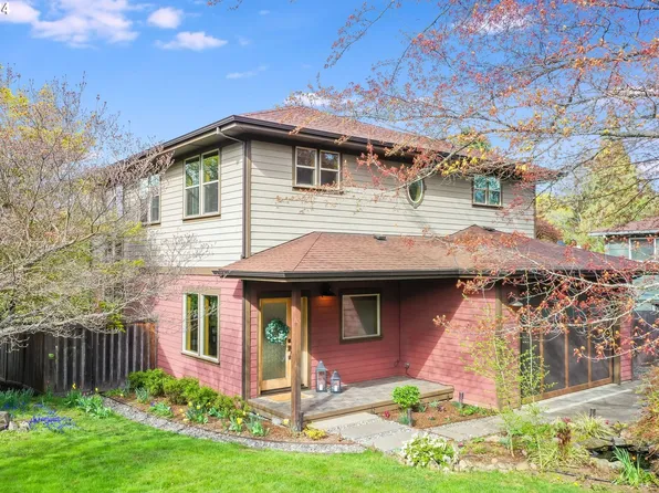 1822 May St, Hood River, OR 97031