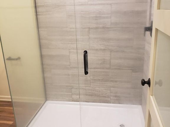 5th image of 518 W 21st St