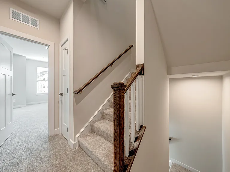 42560 Invergordon Ter — Photo 27