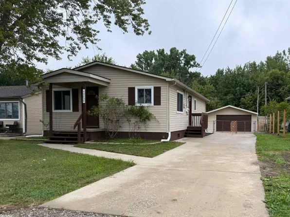 49039 Jefferson Ave, Chesterfield, MI 48047