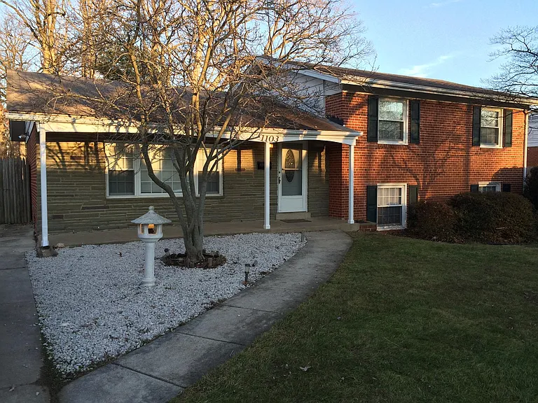 1103 Playford Ln — Photo 1