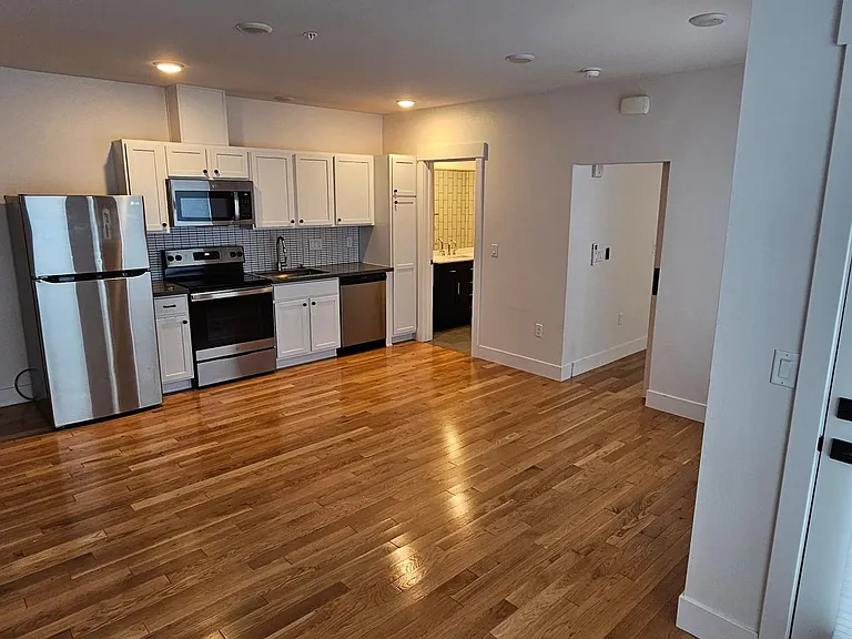 602 Kuenzli St — Photo 2