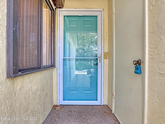 3rd image of 8709 Hibiscus Ct