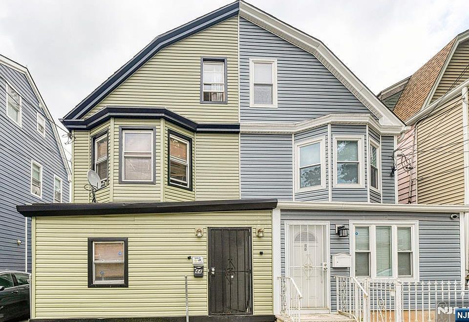 1st image of 44 Stuyvesant Ave
