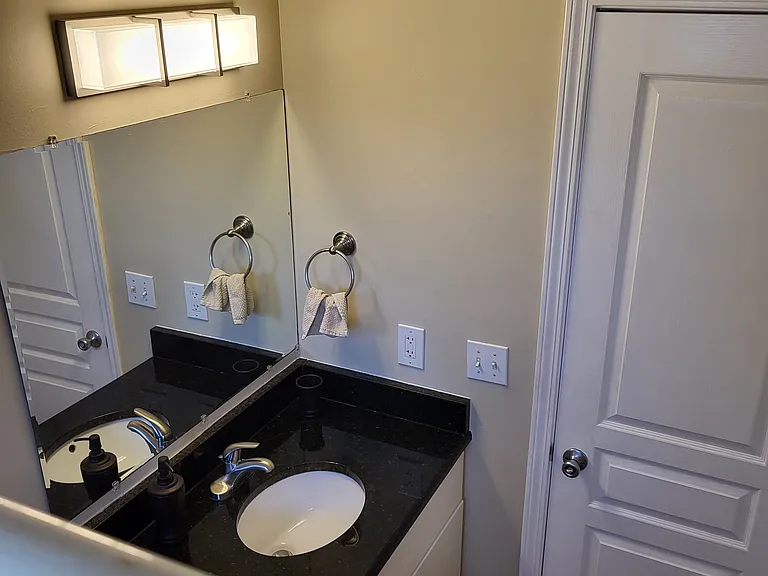10 Ewing St #A — Photo 2