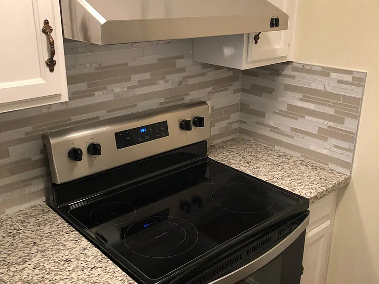 NEWLY
Remodeled Kitchen