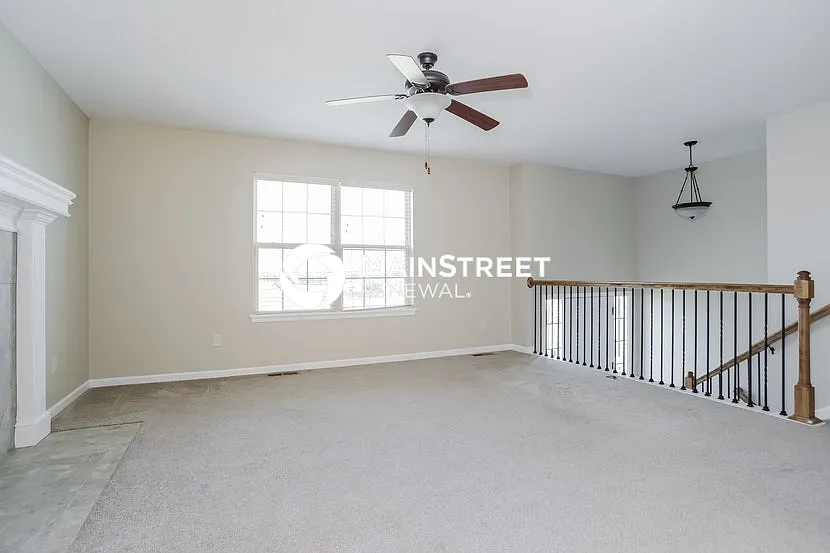 2818 N 101st St — Photo 3