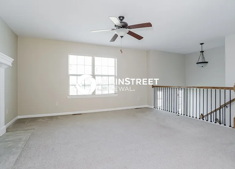 2818 N 101st St — Photo 3