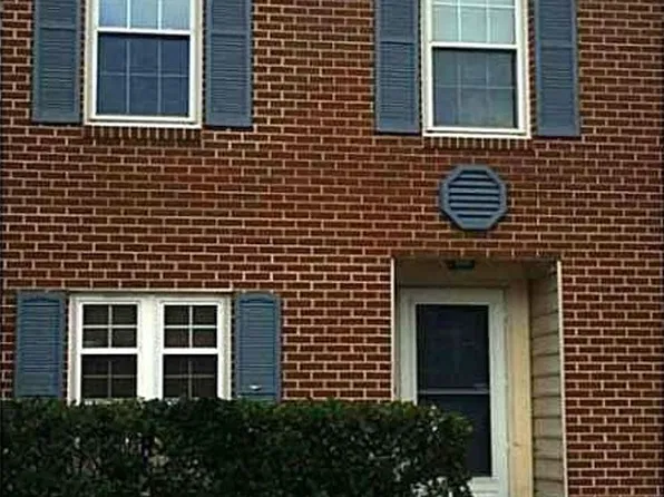 812 Huntly Dr, Chesapeake, VA 23320