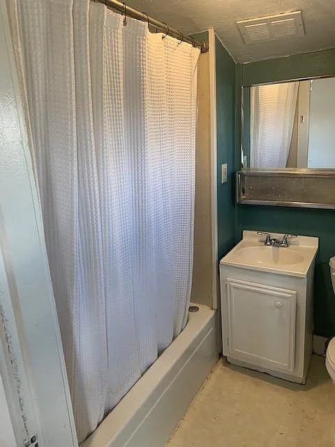 2 bed, 660 sqft, $1,800 — Photo 4
