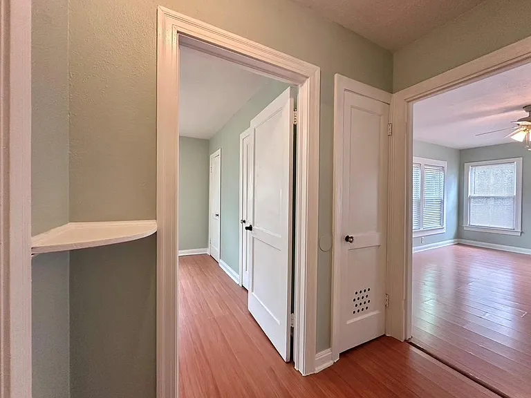 914 E 39th St #1 — Photo 9