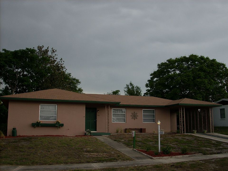EXTERIOR FRESHLY PAINTED 6/2OO7....