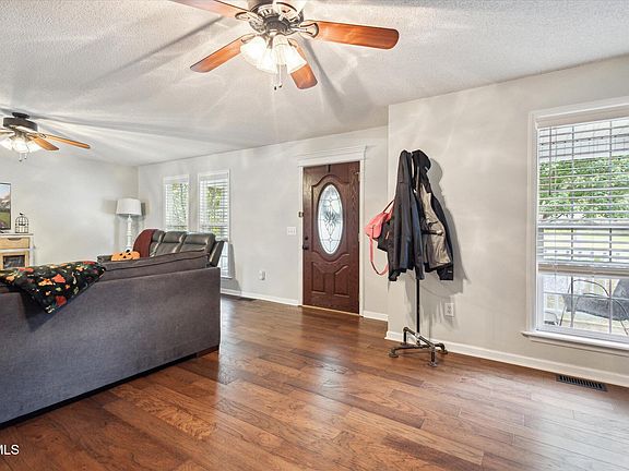 5th image of 1202 Kennesaw Dr