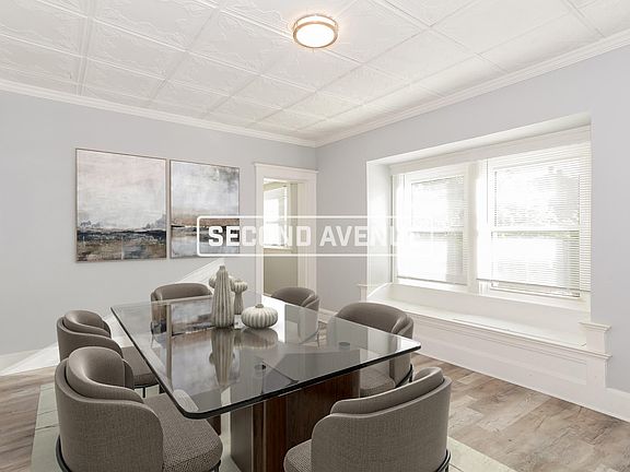 4th image of 2657 Fenton Ave