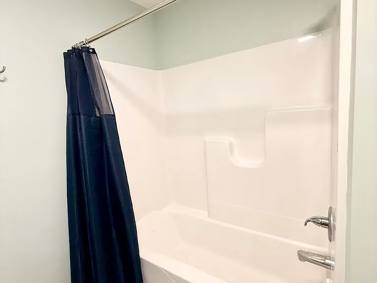 250-264 Hycliff St #1-7 — Photo 11