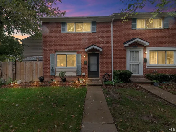 25794 Cambridge Ct, Roseville, MI 48066