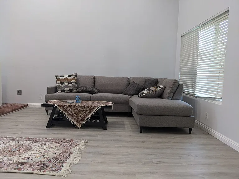 18 Sacramento — Photo 10
