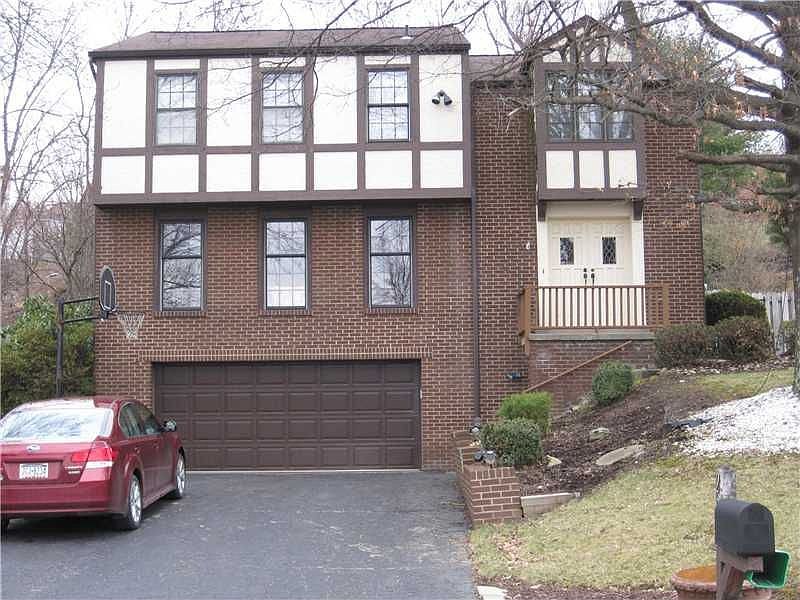 1st image of 296 Deer Park Dr E