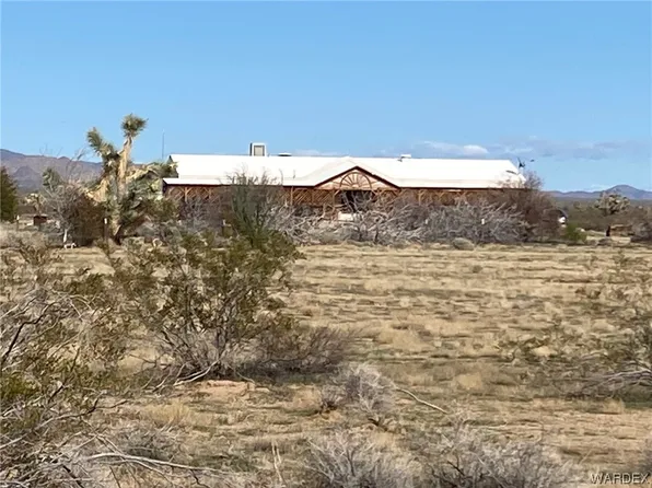 20202 S Dale Evans Rd, Yucca, AZ 86438