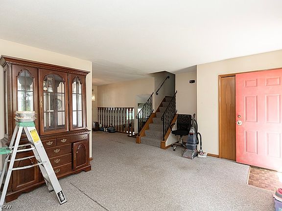 5th image of 762 Abbe Rd N