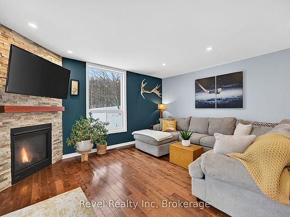 5th image of 2391 Rumney Rd