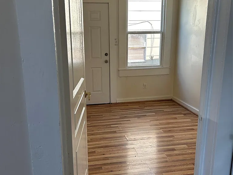 1622 Pannell St — Photo 8