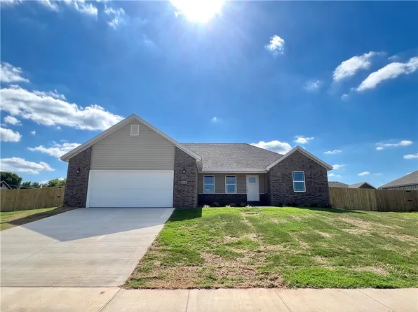 261 Presley Loop, Huntsville, AR 72740