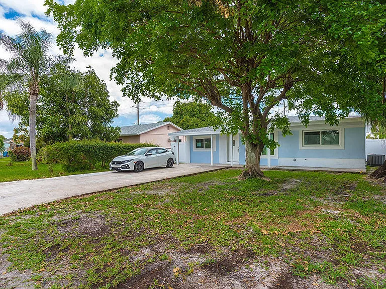 626 NW 7th St — Photo 4