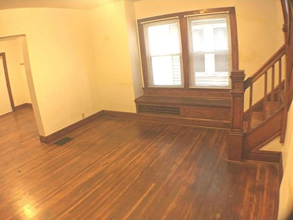 3rd image of 2448 Glenmawr Ave #2450