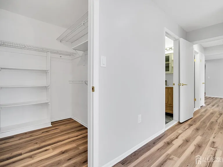 812 Green Hollow Dr — Photo 24