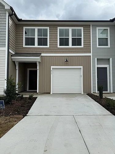 877 Falls Grove Trl Photo 1