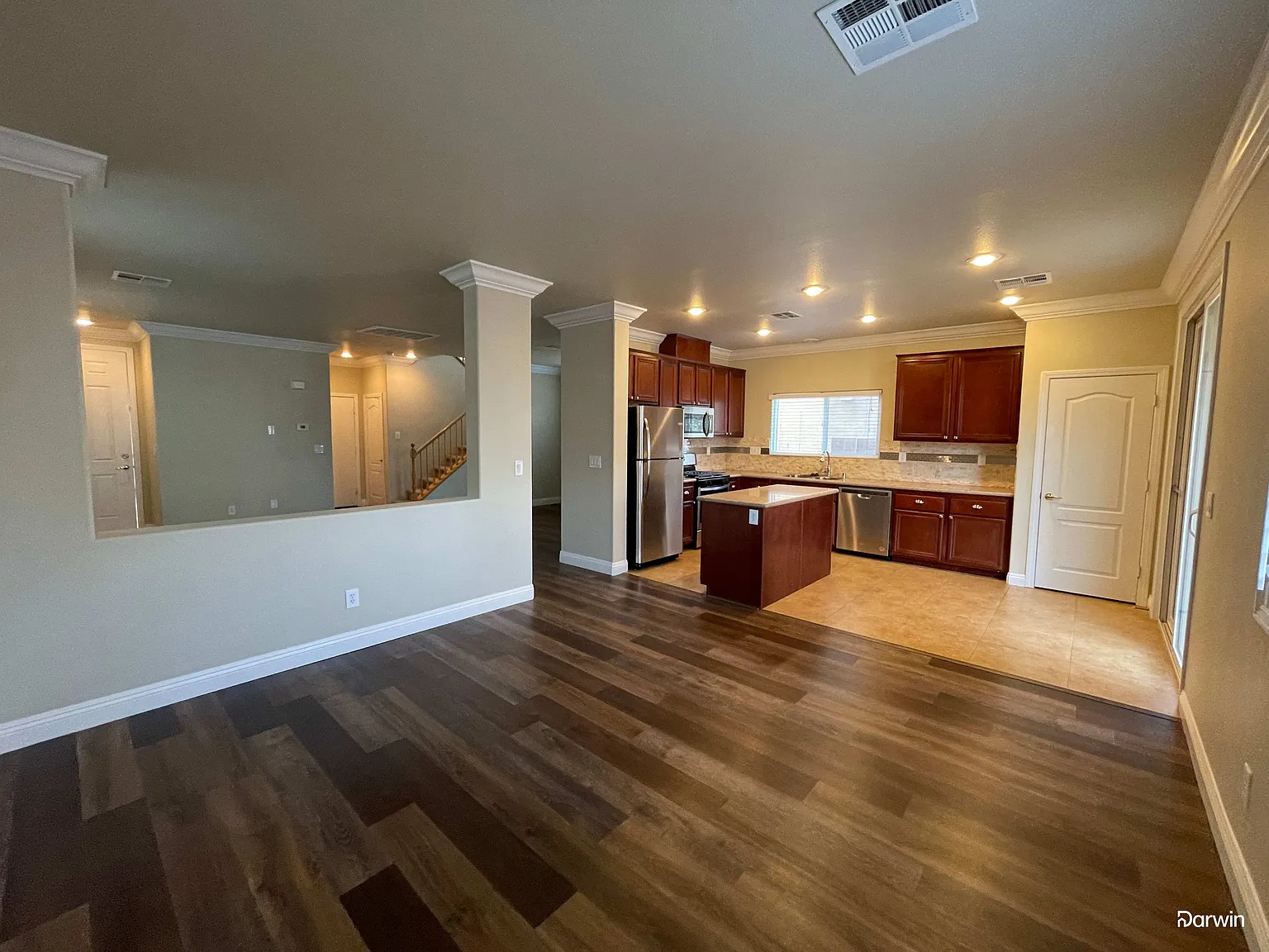 3 bed, 2.5 bath, 2083 sqft, $2,270 — Photo 3