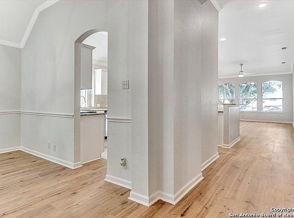 3rd image of 6110 Oakwood Trail