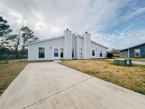 210 Yaupon Dr, Jacksonville, NC 28546