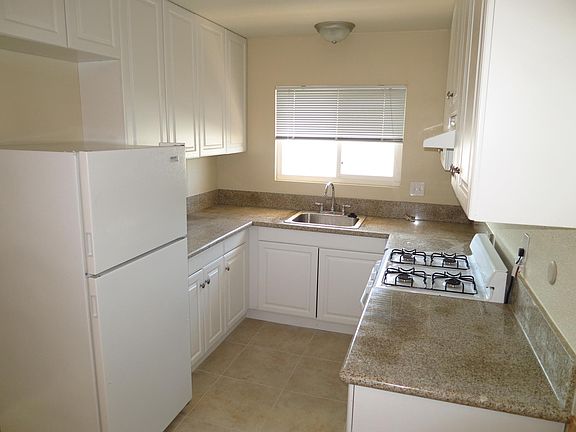 4th image of 3726 Madison Ave #10000
