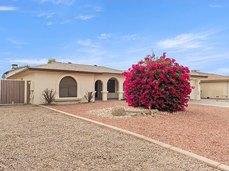 7309 W Canterbury Dr — Photo 3