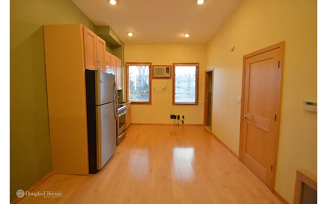 Rented by Douglas Elliman | media 19